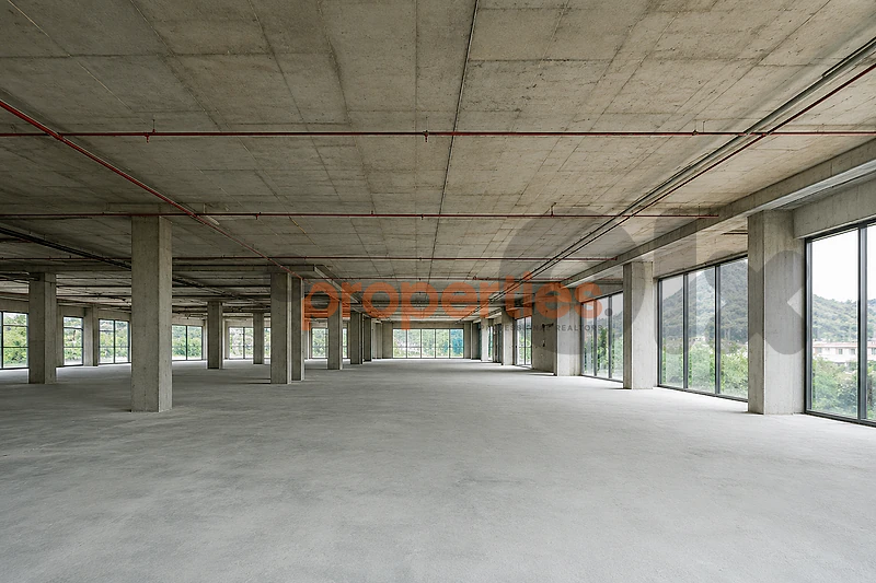 Commercial Space For Rent In Nahr Ibrahimمساحة تجارية للإيجار CPJGK146