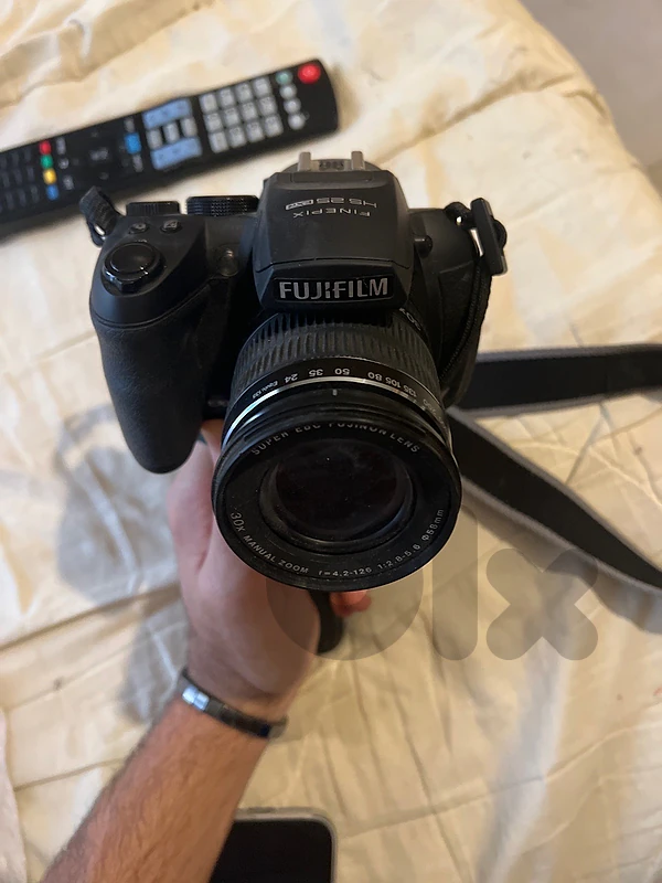 Fujifilm FinePix HS35EXR – 30x Optical Zoom