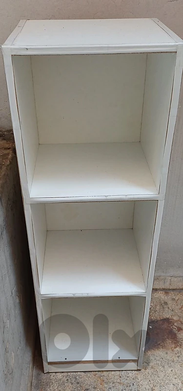 خزانة مستعملة حالة جيدة (20$)