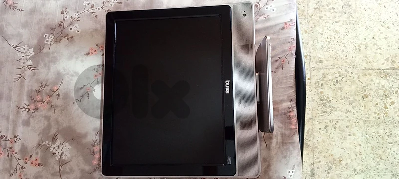 شاشة تلفزيون BenQ LCD نظيفة ومتعددة المداخل! 📺
