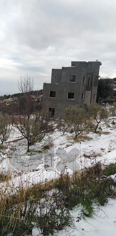 Prime 1500m² Land with 3-Story Building in Ikar – Only $180,000!