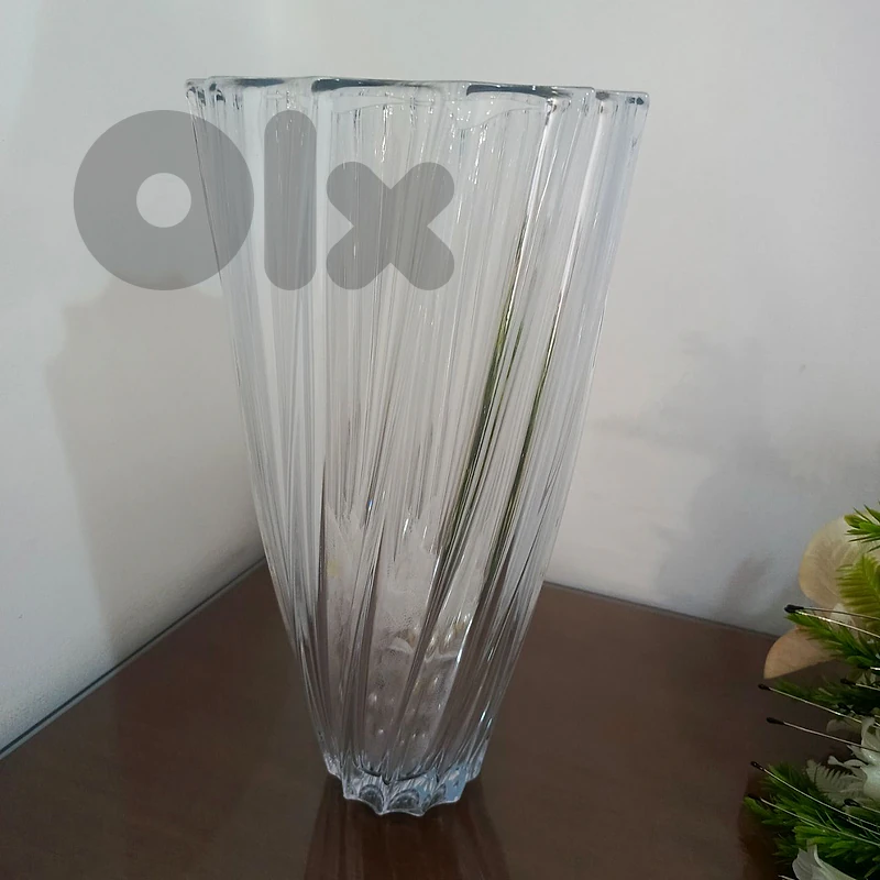 flowe vase crystal