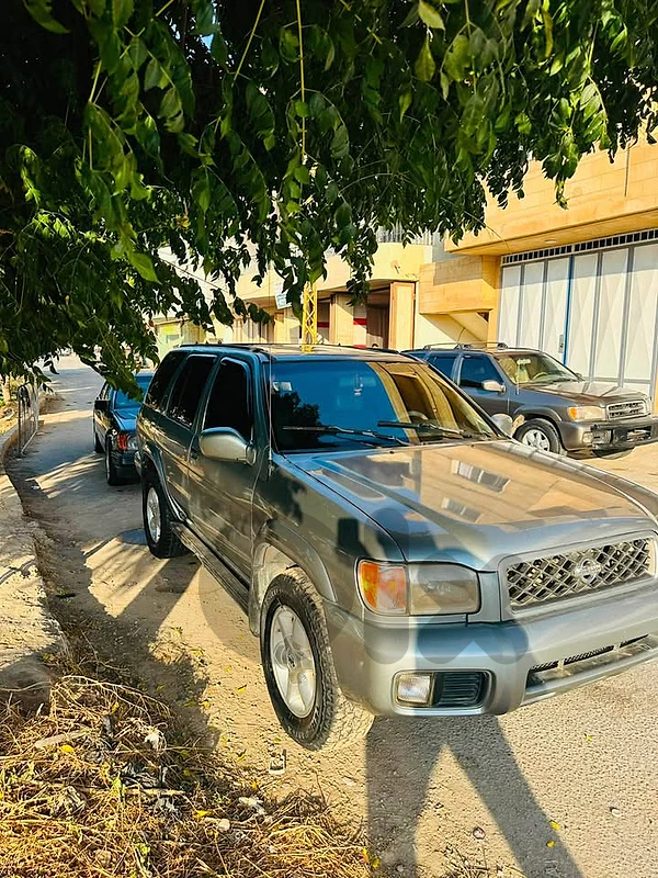Nissan Pathfinder  1999