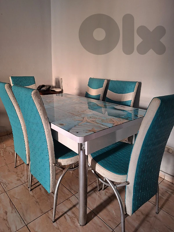 dinning table with chairs