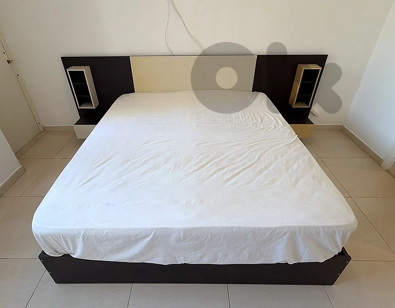 bed and vanity