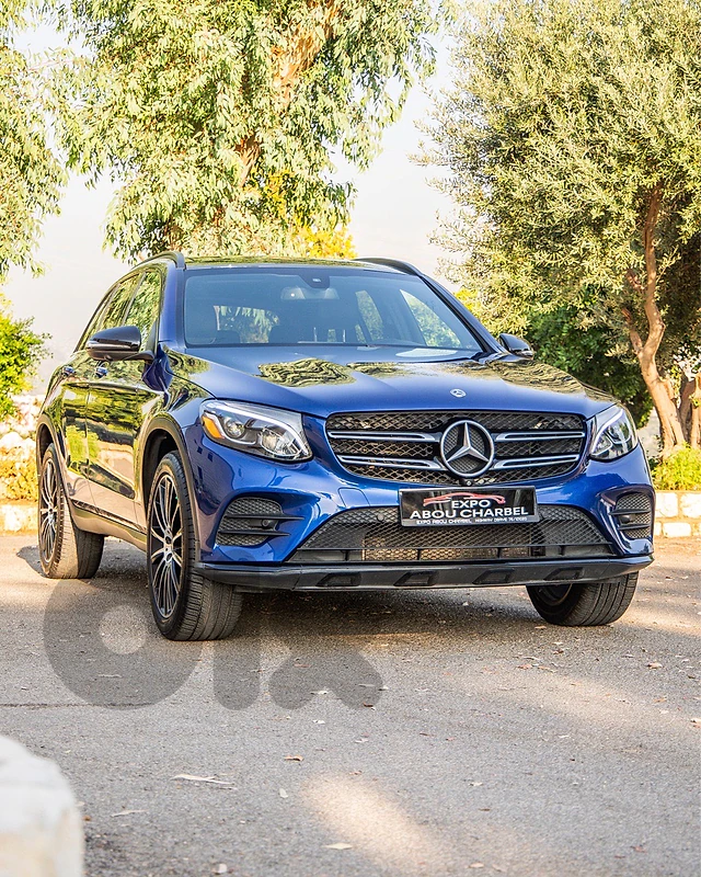Mercedes-Benz GLC 300 SEDAN 2018. CLEAN CARFAX