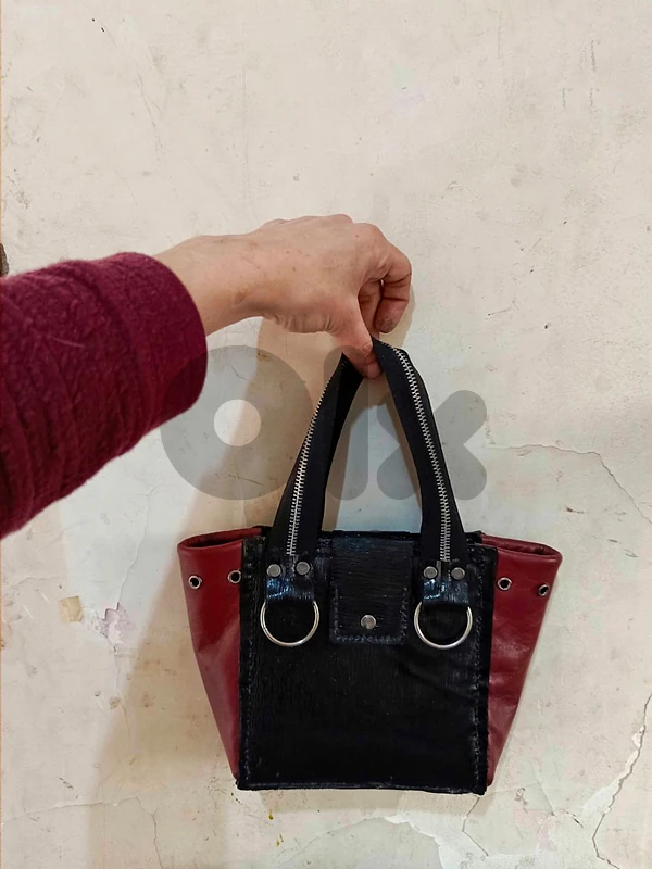zipper bag.