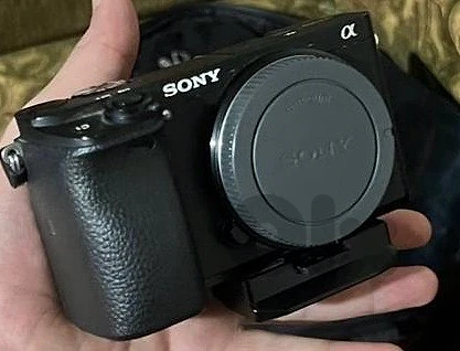 sony 6300 - 50mm - 4 battery