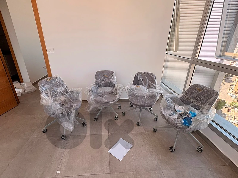 4 pieces of grey chairs