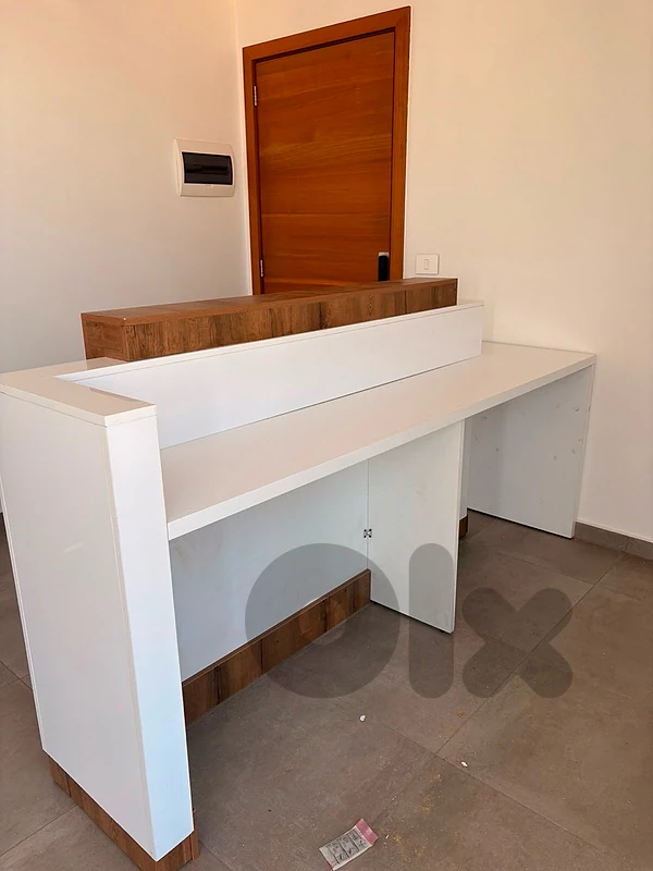RECEPTION TABLE HIGH END FINISHING