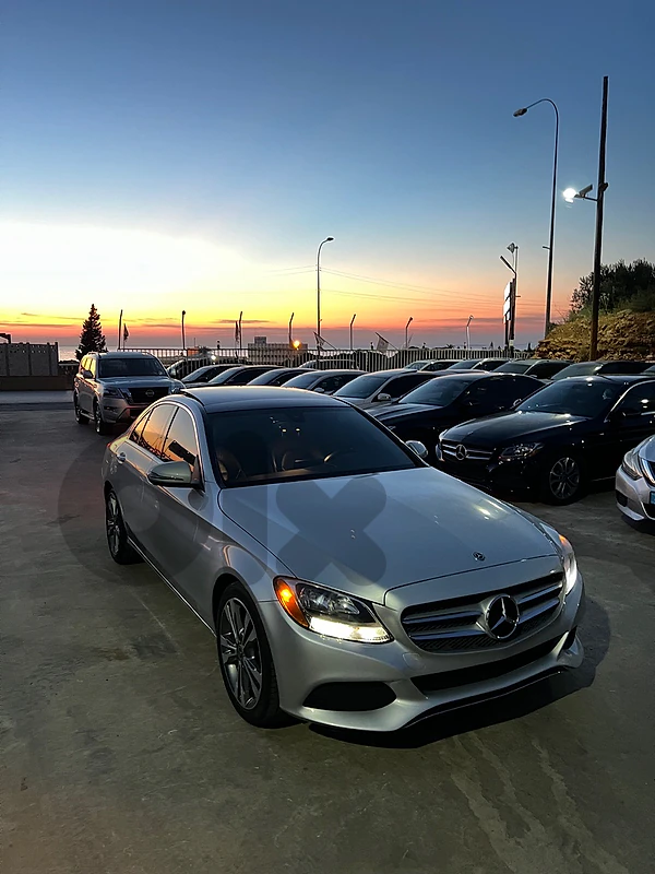 Mercedes-Benz C-Class 2018 MERCEDES C300 4 cylinder turbo