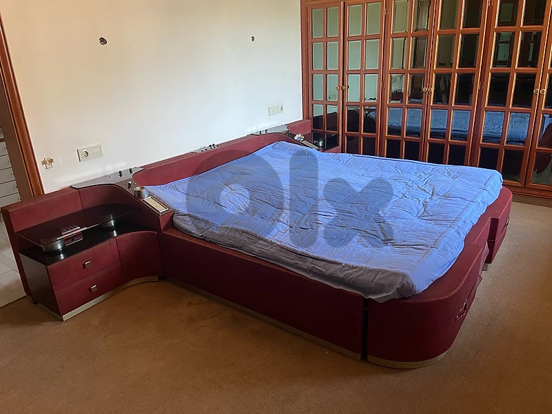 king size bed
