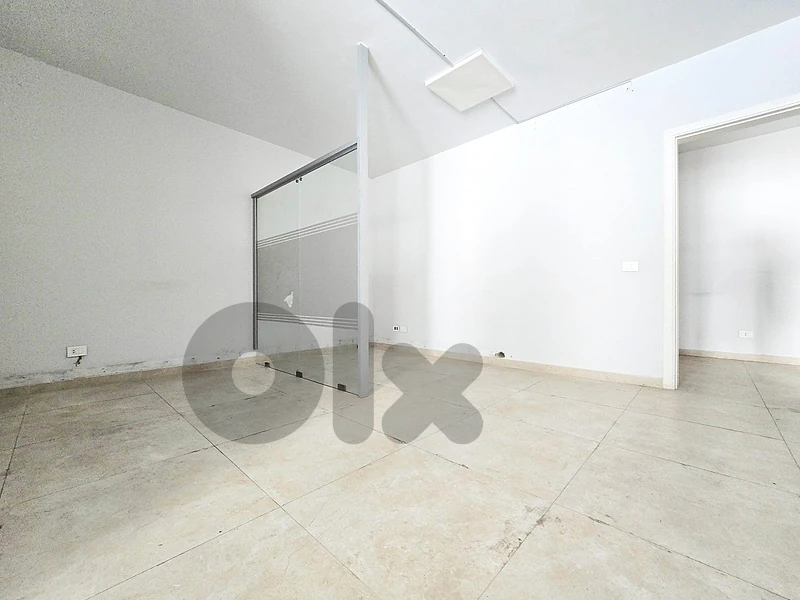 RAO26-5312 Office 100 m² for Rent – Ain El Mreisseh