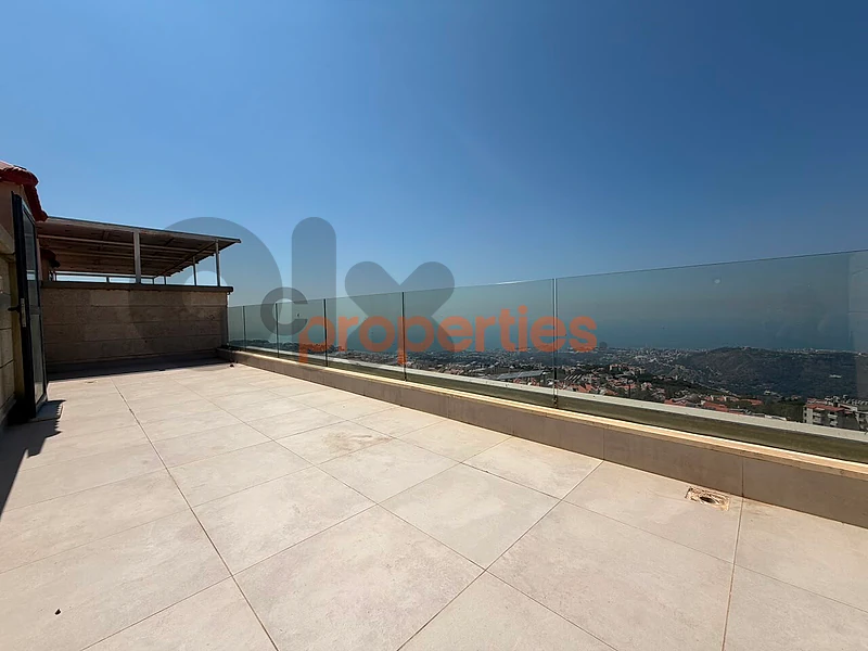 Apartment & Roof For Sale In Cornet Chahwan - CPDR02