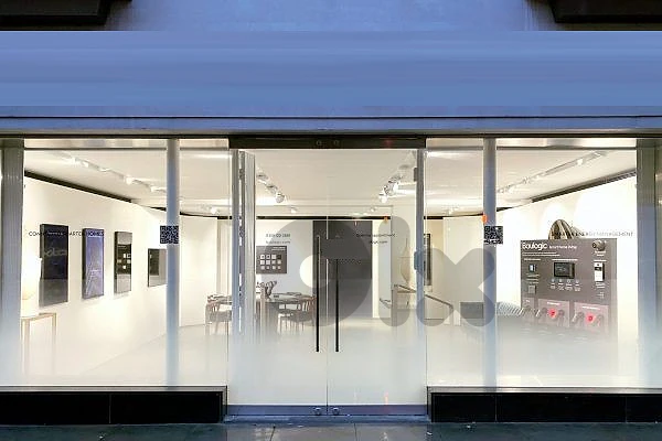 SHOWROOM IN HAMRA MAIN ROAD (100SQ) 2 FACADES , (HAMR-189)