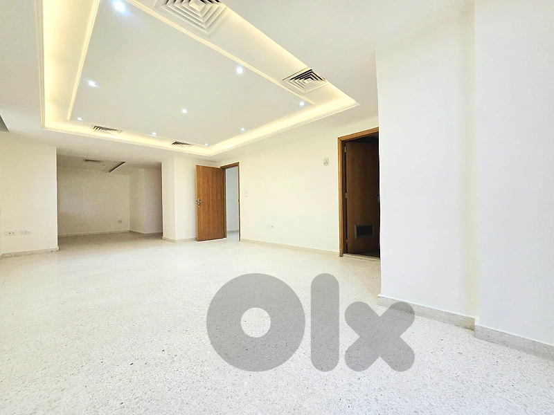 RAO26-5317 Office with 4 Parkings for Rent – Hazmieh