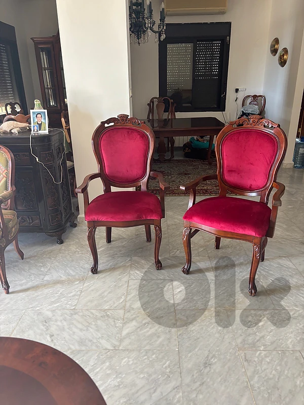 طاولة سفرة مع بوفيه