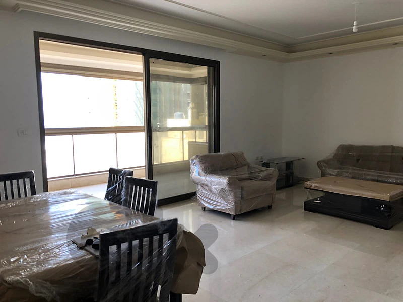 FURNISHED APT IN AIN EL MRAISSEH PRIME (200SQ) 3 BEDS , (JNR-126)