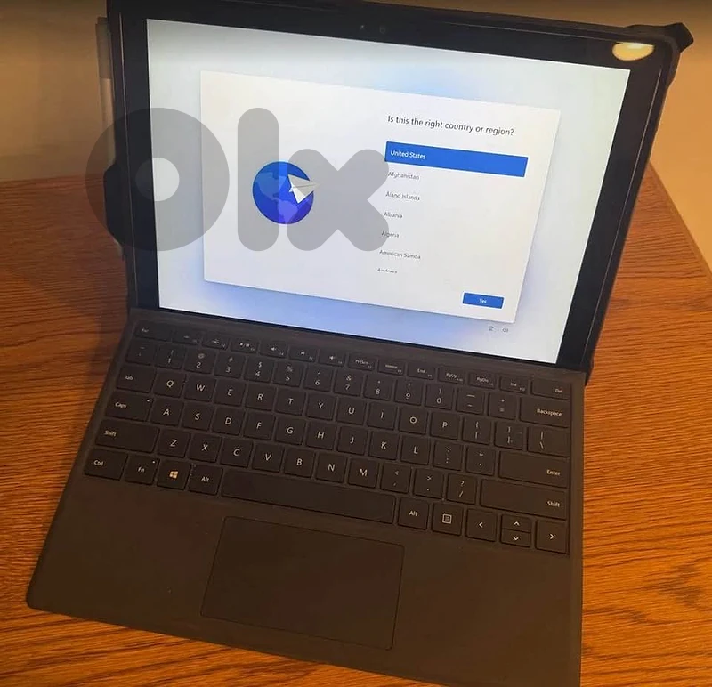 2-in-1 Microsoft surface Pro i7-6th gen 16gb ram 256gb