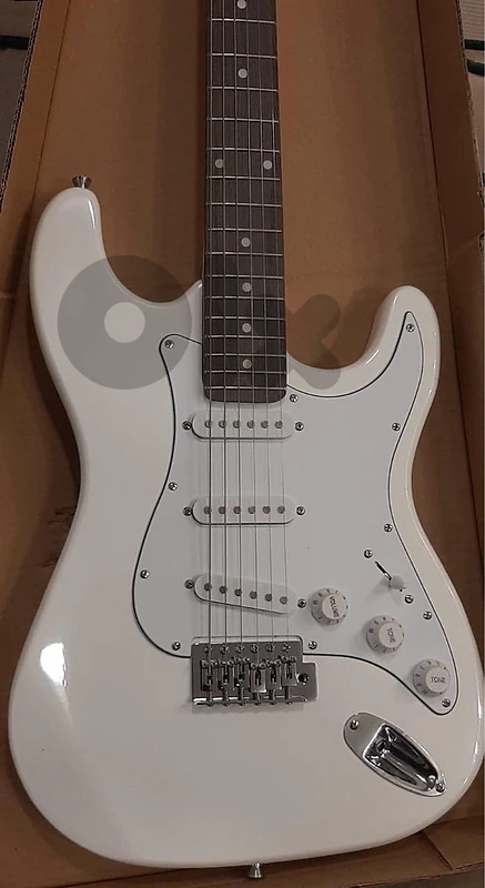 Electric guitar + Behringer amplifier for sale 🎸