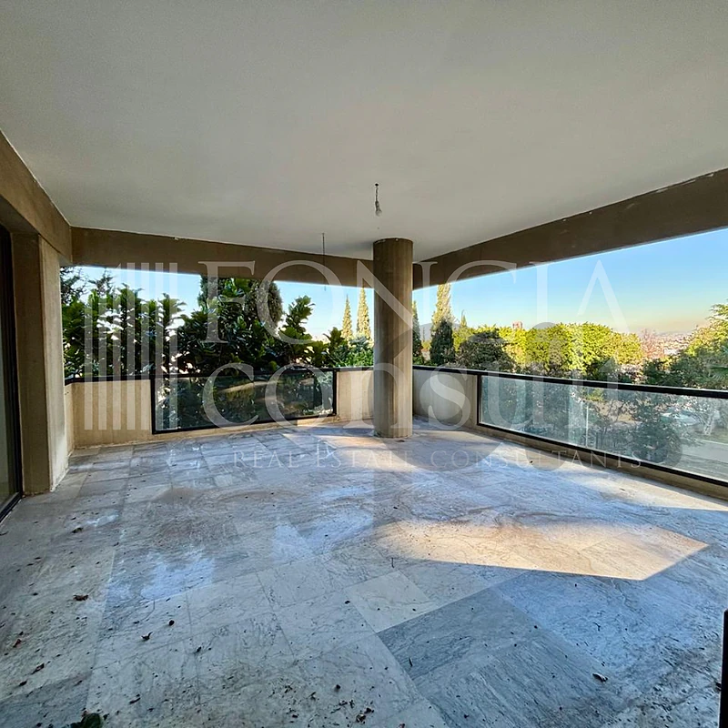 Luxury Renovated Apartment – Panoramic View – 5 Min from AchrafieH