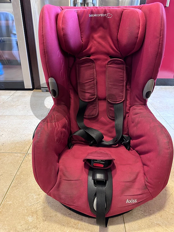 Bébé Confort Axiss Rotating Car Seat – Good Condition