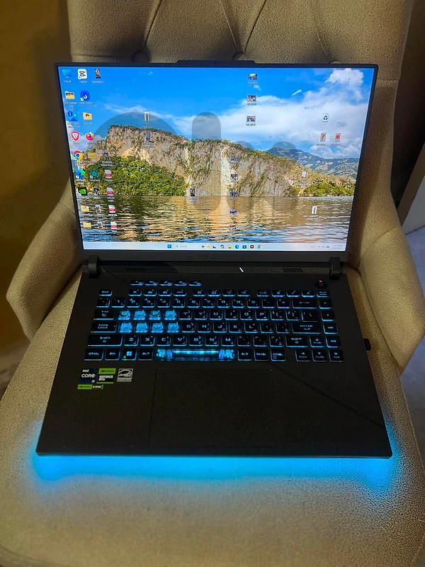 Asus Rog Strix Gaming Laptop / Core i9 14th / RTX 4060 (Like New) Asus Rog Strix Gaming Laptop / Core i9 14th / RTX 4060 (Like New)