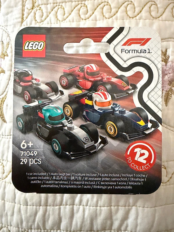 F1 collectibe lego car