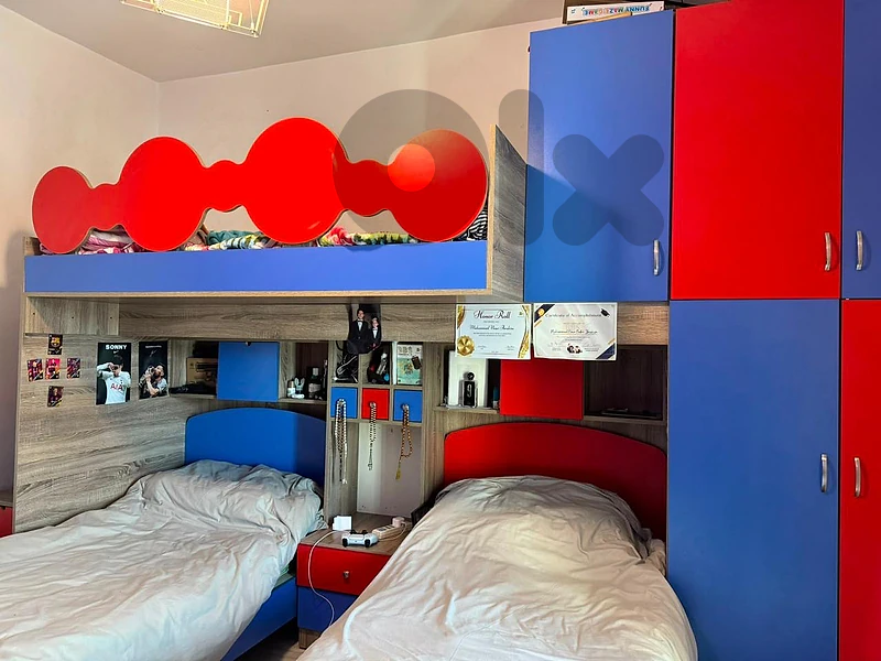 Full bedroom
