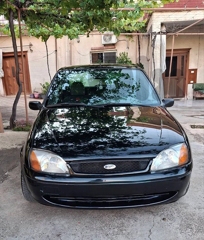 Ford fiesta 2000