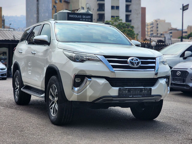 2019 Toyota Fortuner VX-R V6 4x4