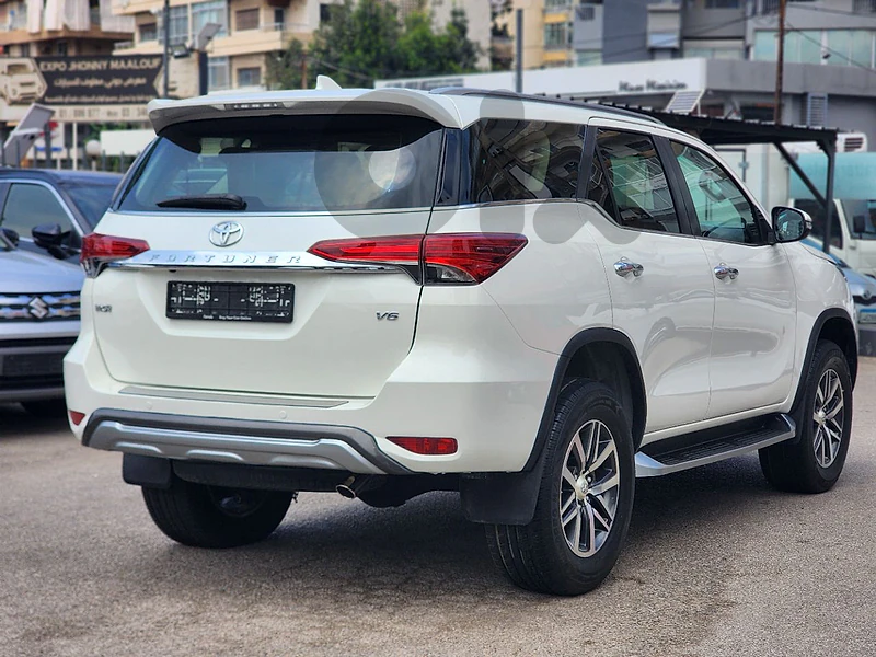 2019 Toyota Fortuner VX-R V6 4x4