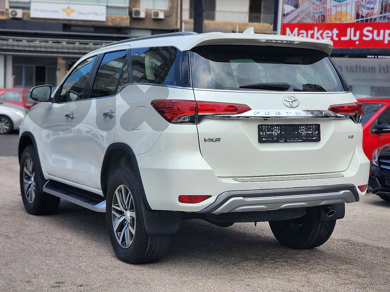 2019 Toyota Fortuner VX-R V6 4x4