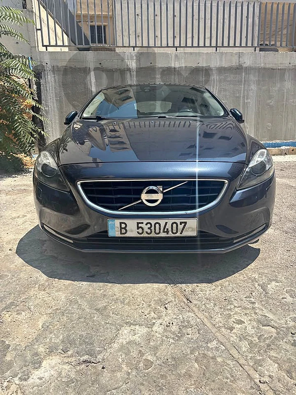 volvo v40 2013