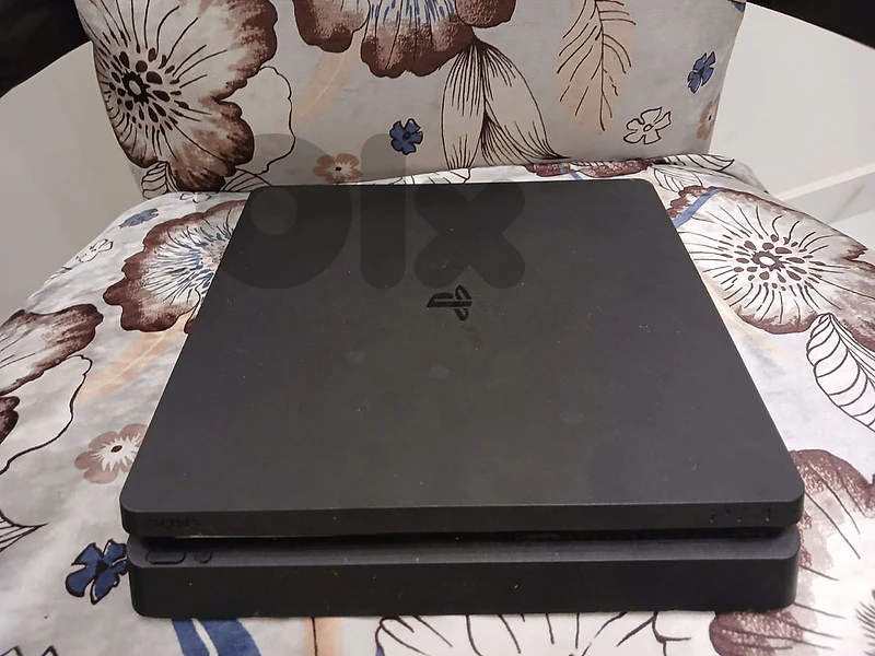 ps4 slim 1 tera + 4 controllers for Xbox series s with 2 control's