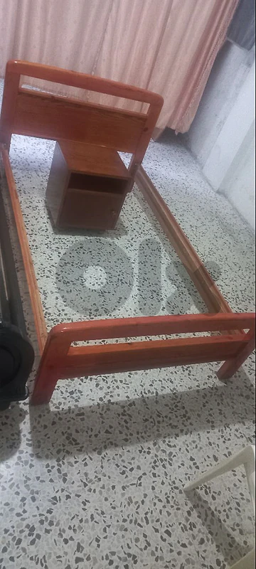 تخت مفرد ونص