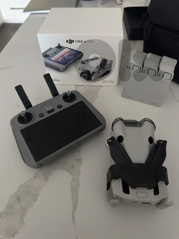 DJI Mini 4 Pro Fly More Combo (DJI RC 2 Controller