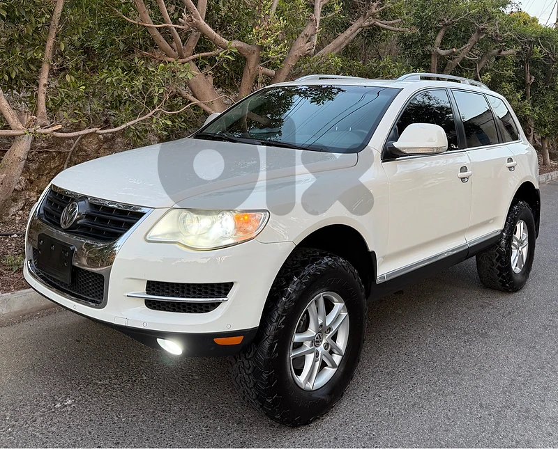 Volkswagen Touareg 2010 Fully Loaded V6 4WD