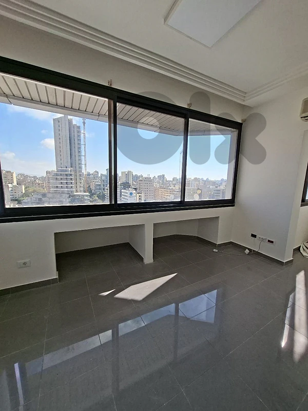 Office for rent in Badaro • مكتب للإيجار في بدارو