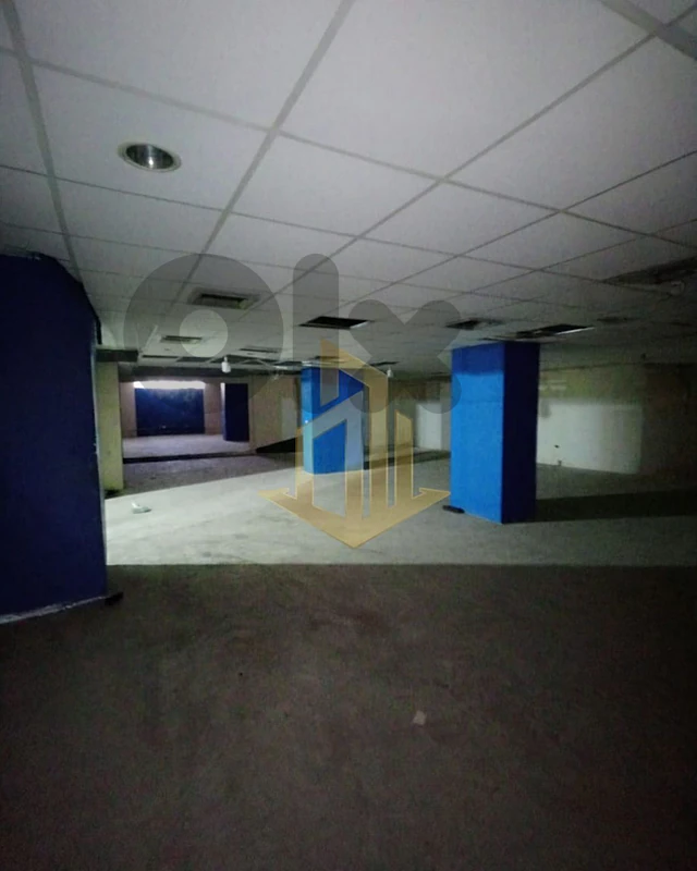 Showroom  for rent in Hamra مستودع للإيجار في الحمرا