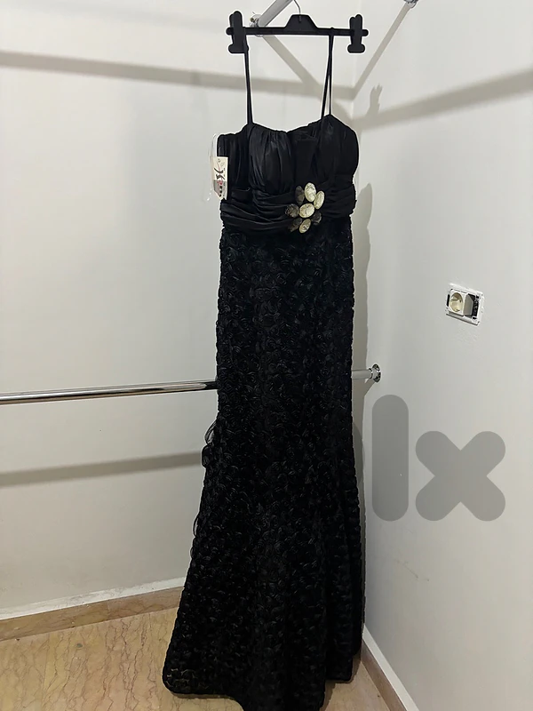 فستان اسود للمناسبات