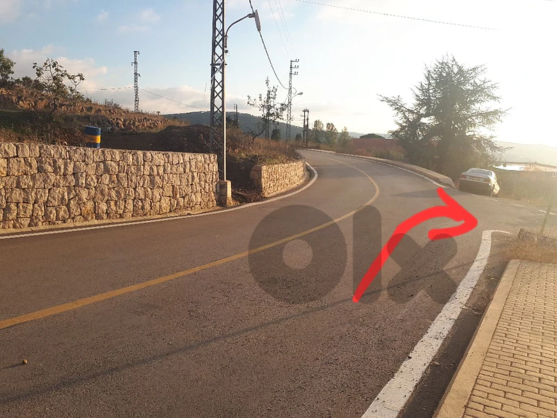 ارض صالحة للعمار في بقعتوتا كسروان bqaatouta