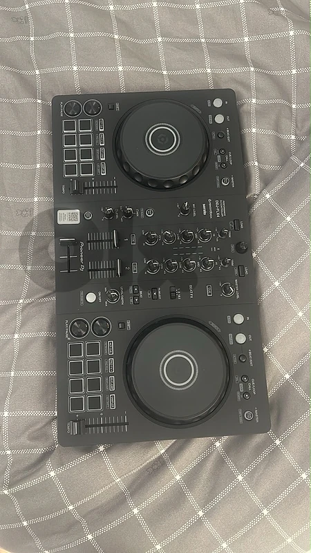 DJ SET