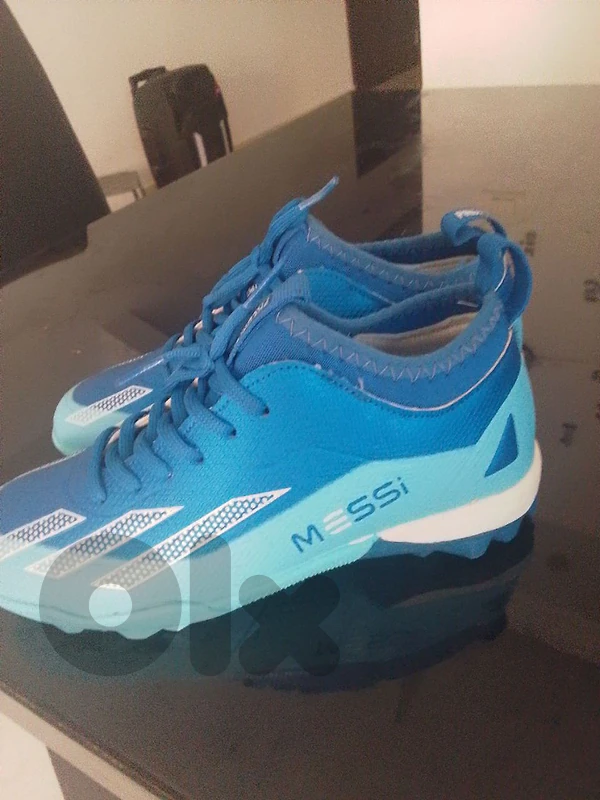 Messi shoes size 33