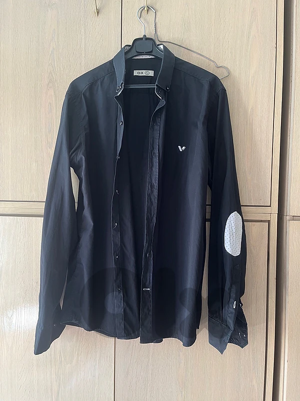 black shirt long sleeve DX