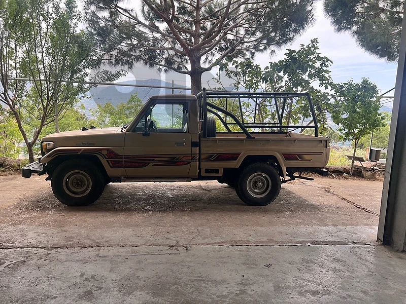 Toyota Land Cruiser 1990