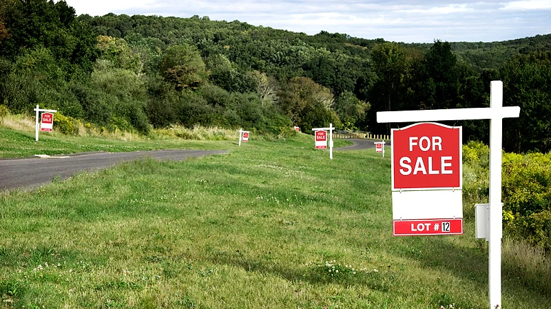 Land for sale in Al Kfour ارض للبيع في الكفور