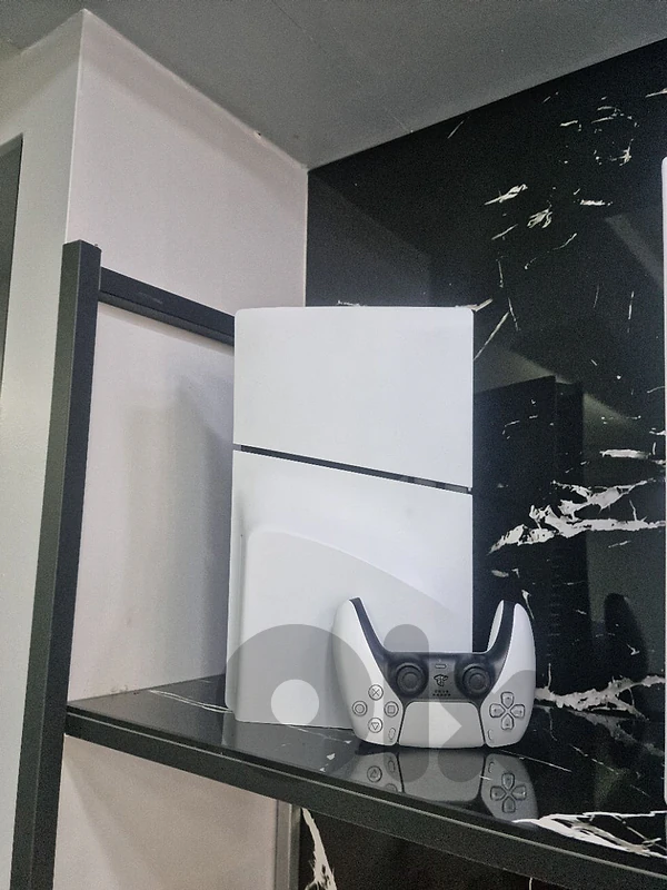ps5 slim used like new with warranty