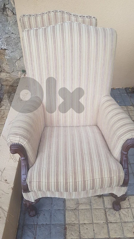 2 reception chairs