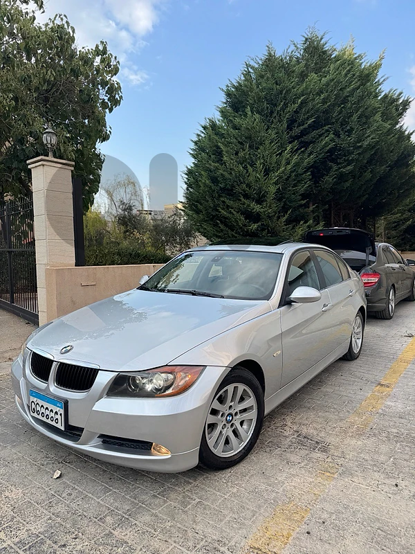 BMW 3-Series 325i Silver On Black Like New
